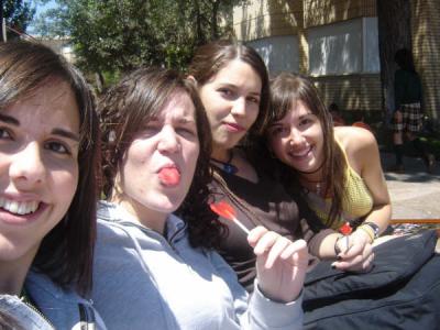20060811003532-teresianas.jpg